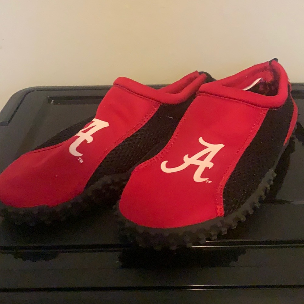University of Alabama water socks